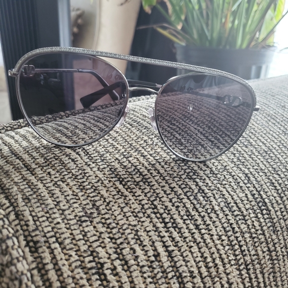 Valentino Sunglasses - Picture 2 of 3